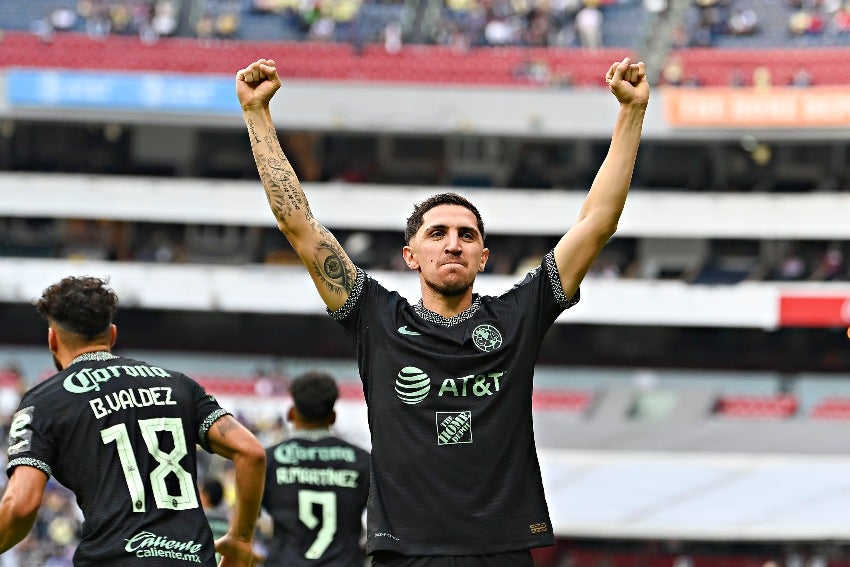 Diego Valdes celebrando su gol vs Toluca