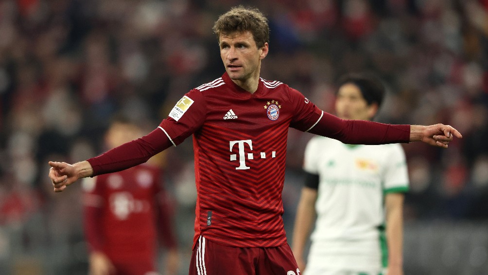 Thomas Müller jugando partido con el Bayern Munich en la Bundesliga