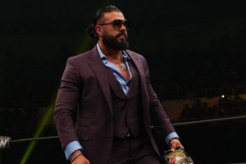 Andrade durante un evento de AEW