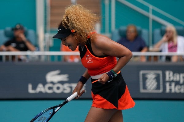 Naomi Osaka reacciona durante el Miami Open