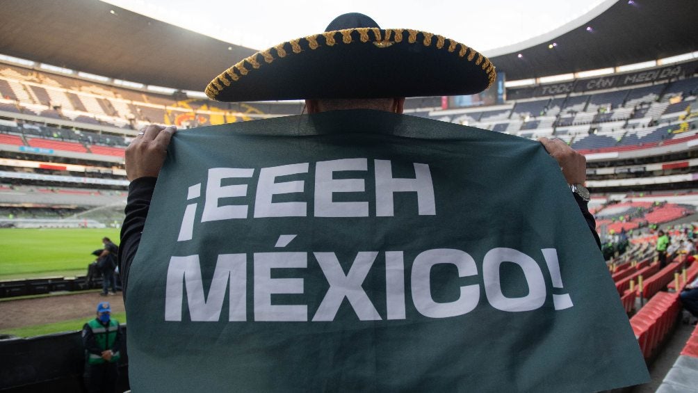 El Mariachi acompañó en el estadio al Tri