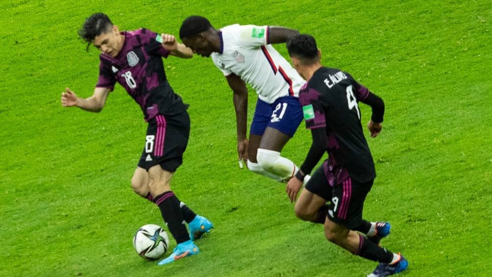 La dura batalla en la cancha se dio en el Azteca