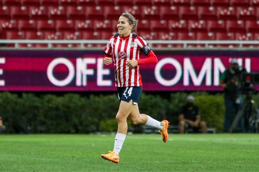 Alicia Cervantes festejando un gol