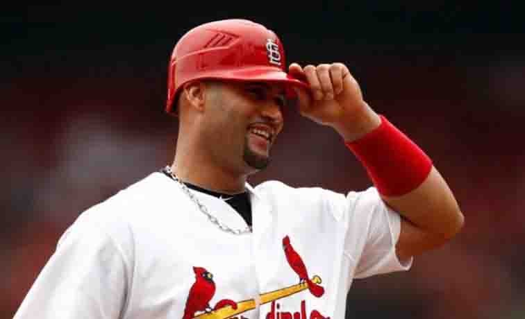 Albert Pujols, con el uniforme de los Cardinales 