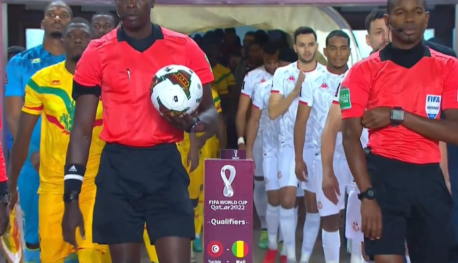 Jugadores de Malí y Túnez previo al juego
