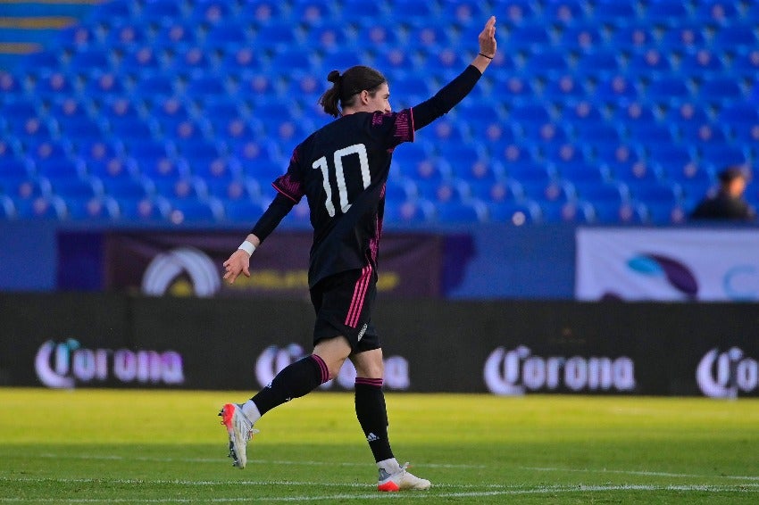 Marcelo Flores celebrando un gol con México Sub 20