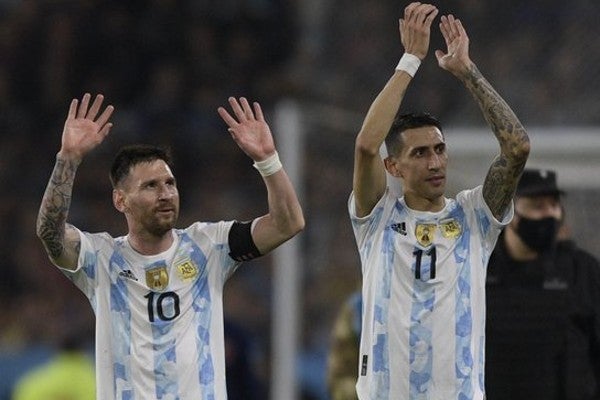 Messi junto a Di María con Argentina