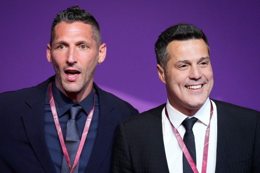 Materazzi y Julio César en la alfombra roja del sorteo de Qatar 2022