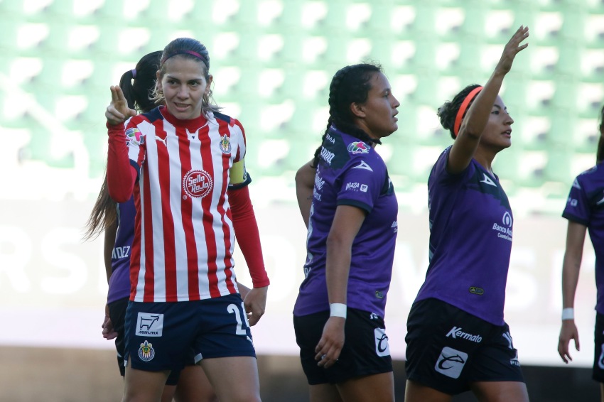 Alicia Cervantes tras anotar gol a favor de Chivas