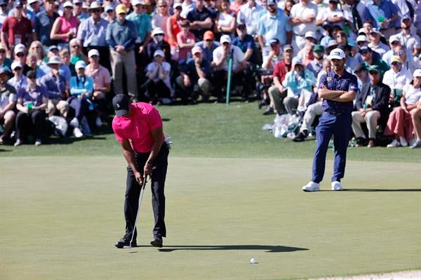 Tiger Woods en acción en el torneo Masters de Augusta
