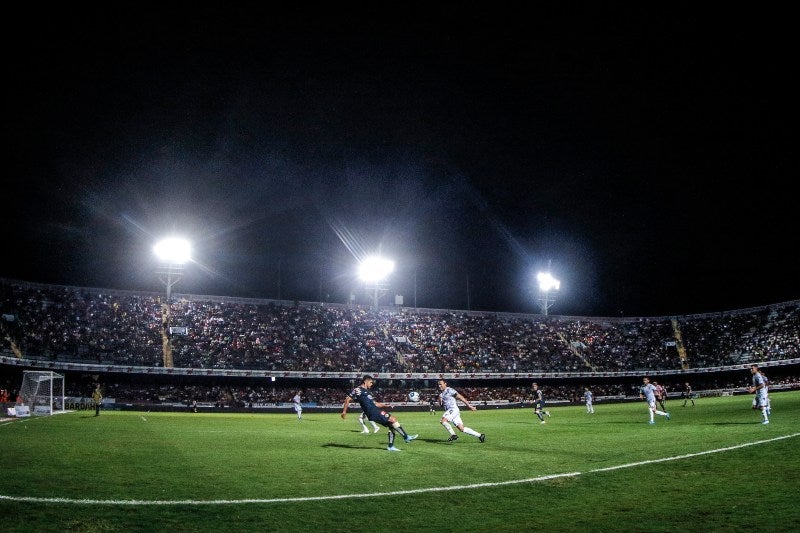 Acción de Liga MX en el Estadio Luis 'Pirata' Fuente