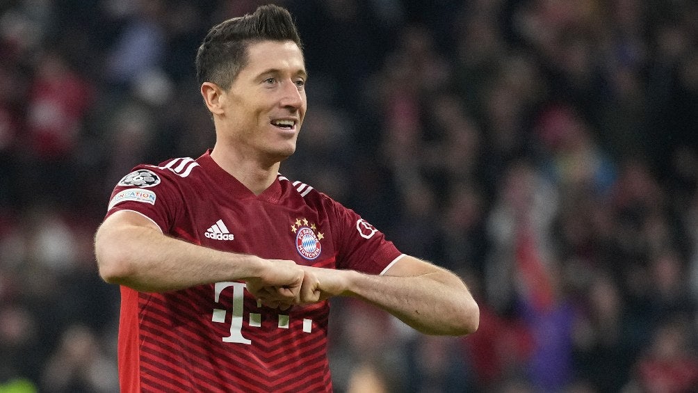 Lewandowski festejando gol del Bayern Munich en Champions League