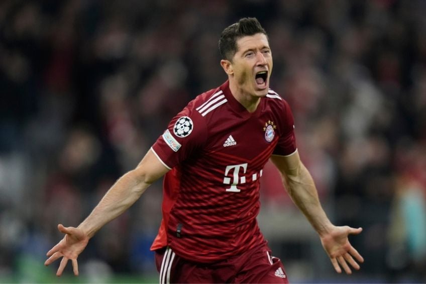 Robert Lewandowski festejando un gol