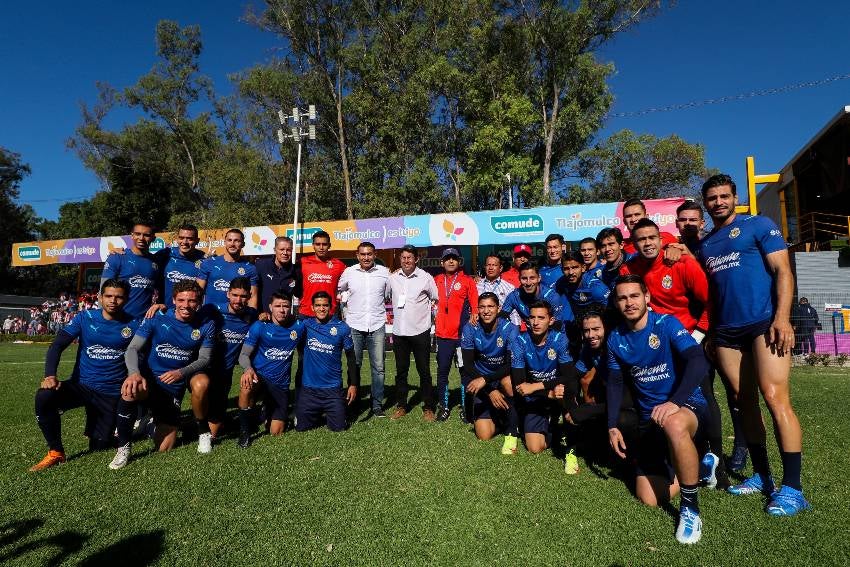 Chivas en su entrenamiento en Tlajomulco