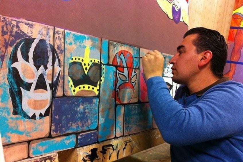 Miguel Valverde, creador del mural de la Arena México