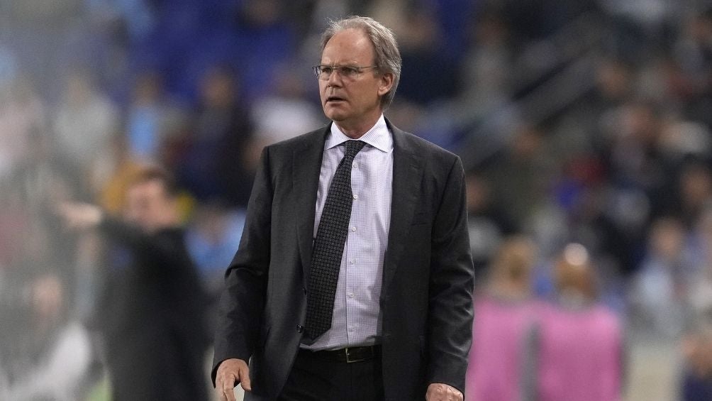  Brian Schmetzer en un partido con el Seattle