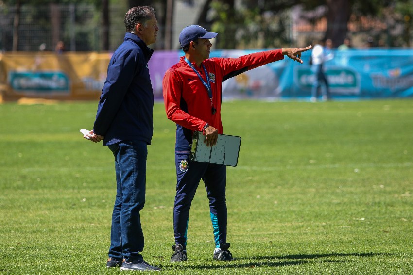 Cadena y Peláez en un entrenamiento de las Chivas