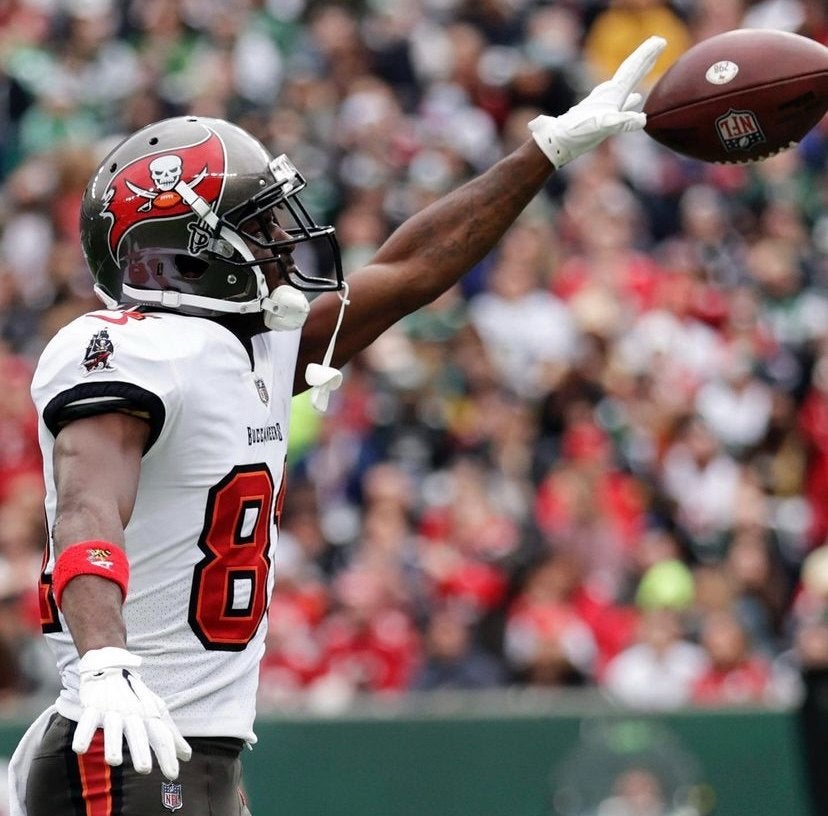 Antonio Brown jugando con Tampa Bay Buccaneers