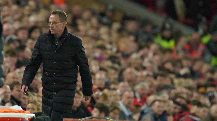 Ralf RangnicK durante un partido contra el Liverpool