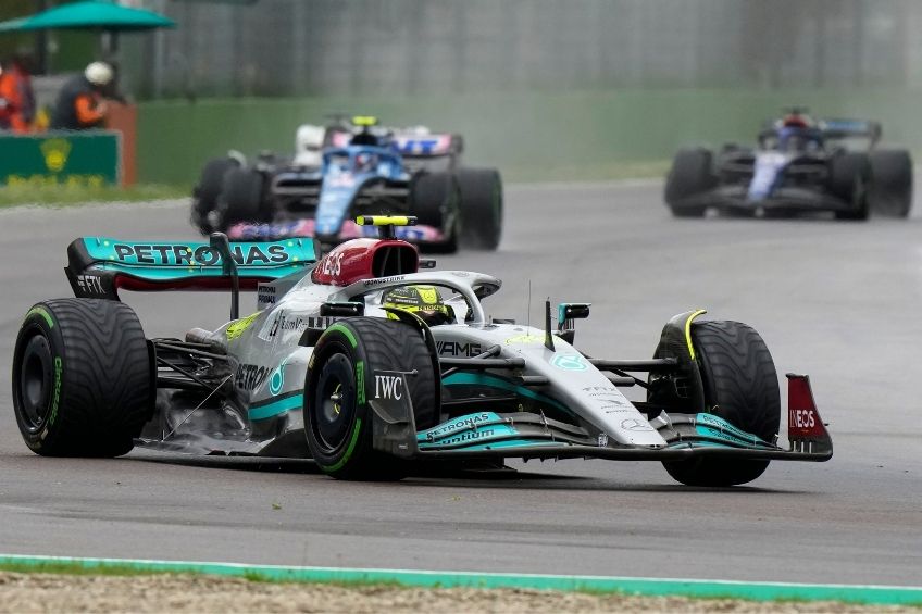 Lewis Hamilton durante el GP de Emilia Romagna