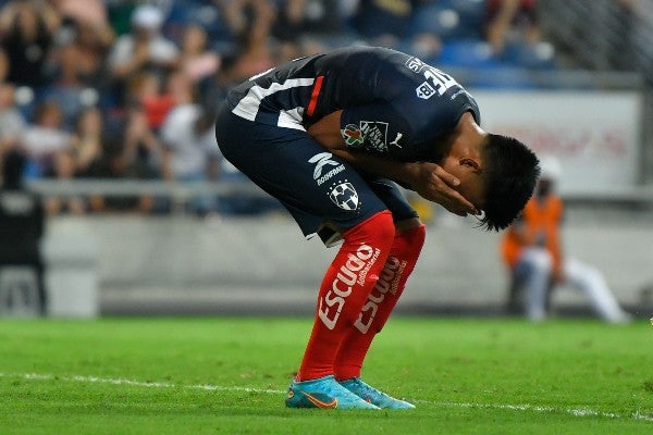 Jesús Gallardo se lamenta durante juego ante Tijuana