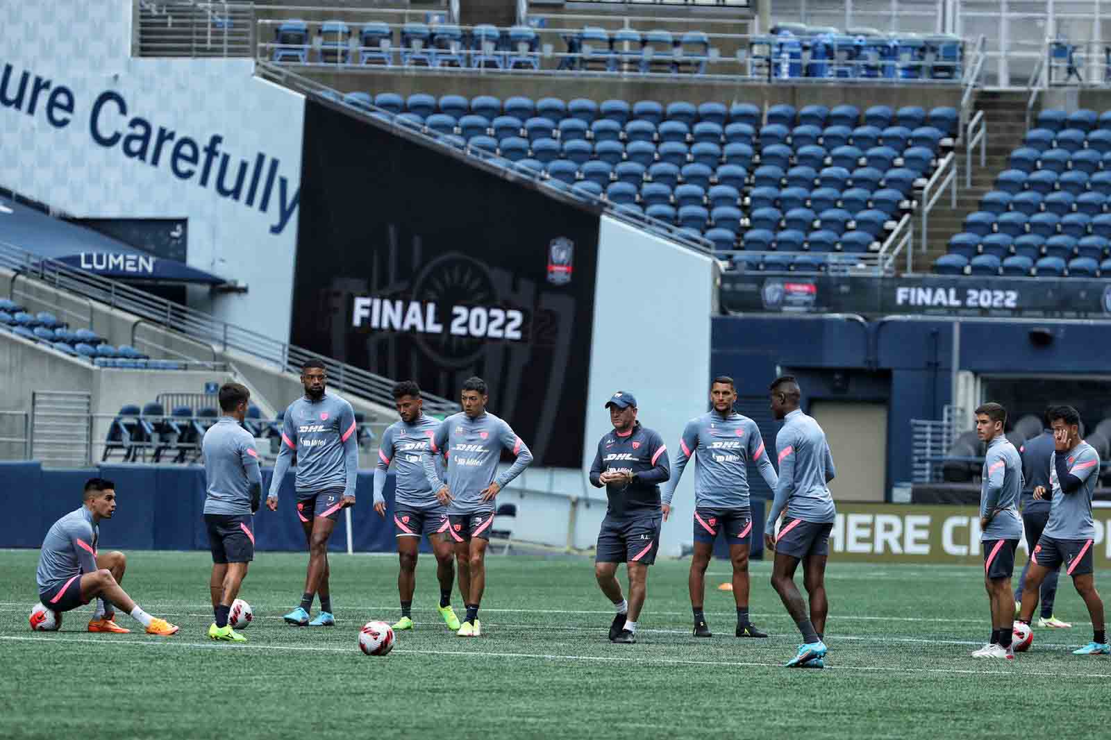 Jugadores de Pumas, en una práctica