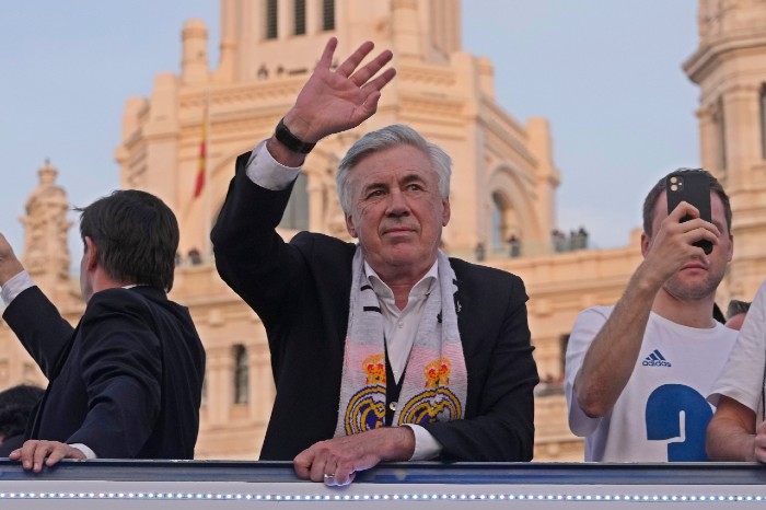 Ancelotti, durante el desfile de monarcas de LaLiga