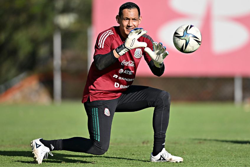 Rodolfo Cota entrenando con la Selección Mexicana