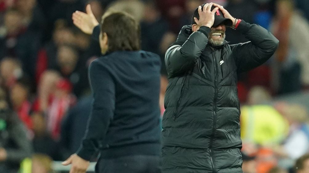 Jürgen Klopp, desesperado por el accionar de Liverpool