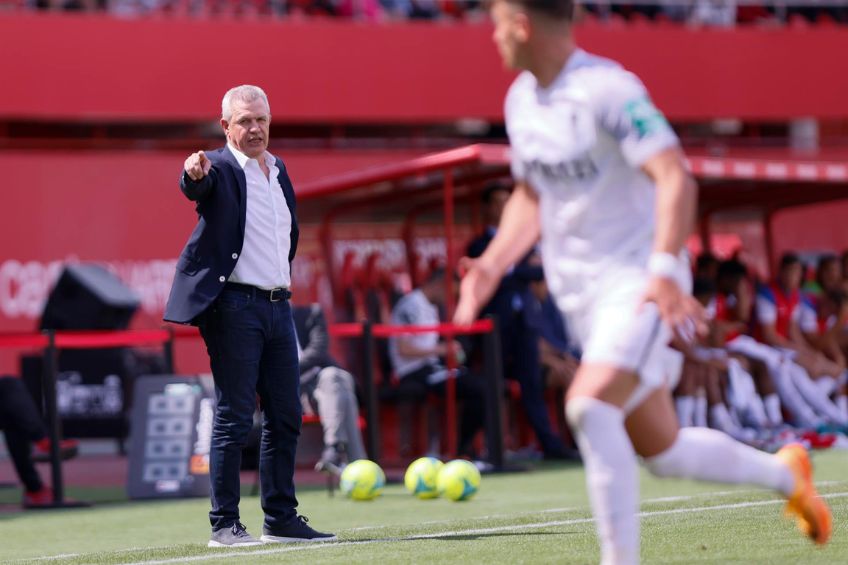 Javier Aguirre dirigiendo al Mallorca