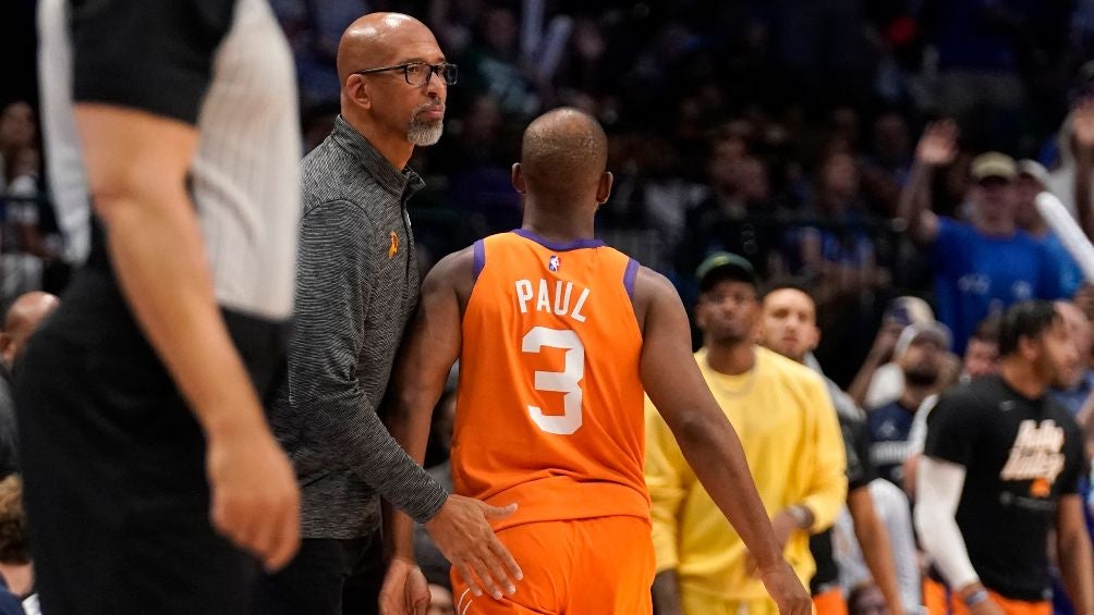 Chris Paul tuvo problemas de faltas