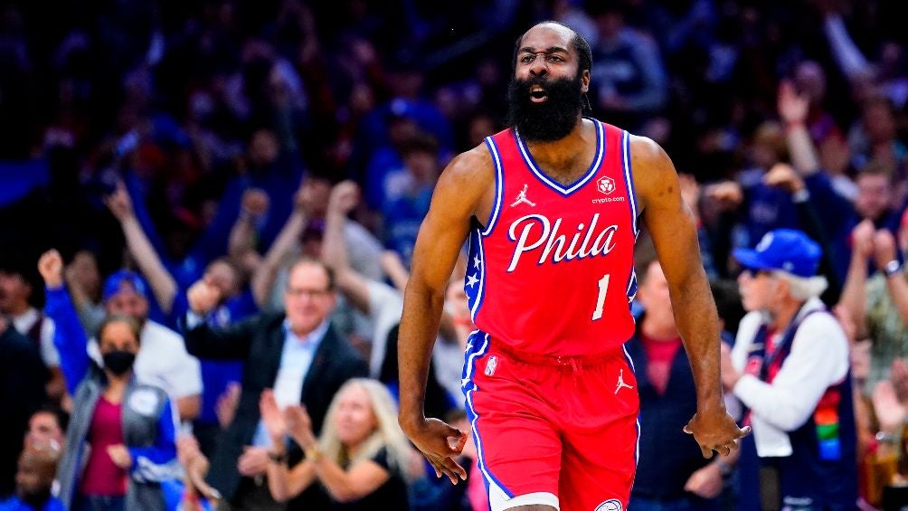 James Harden fue el mejor hombre de la noche