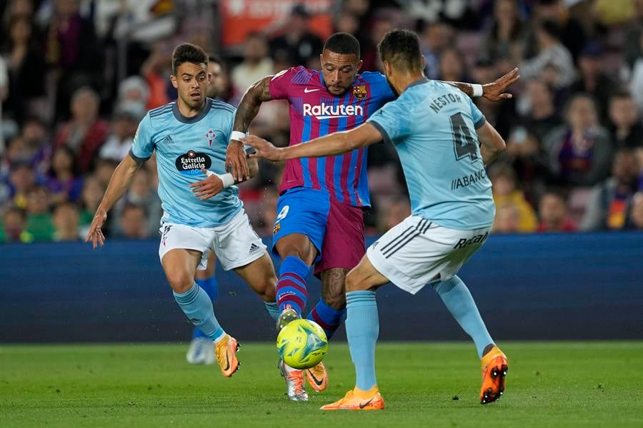 Néstor Araujo durante un partido con el Celta de Vigo