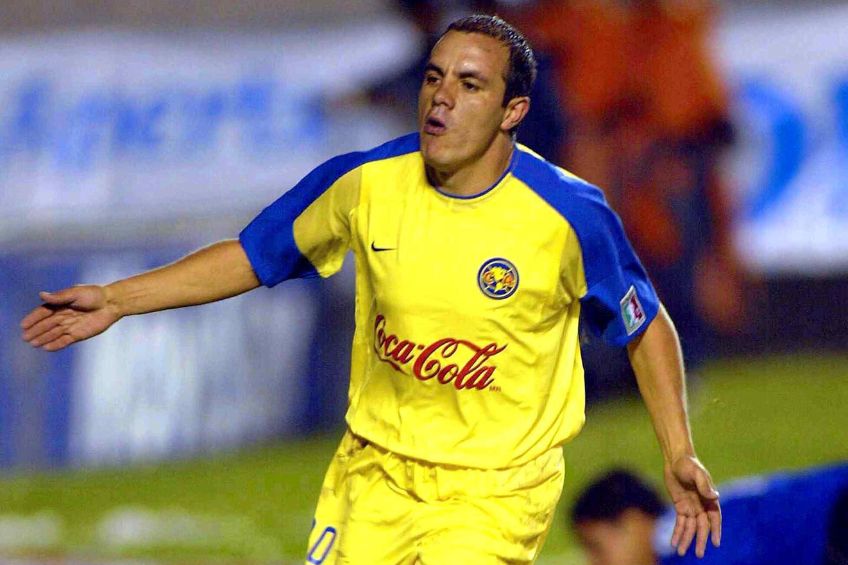 Cuauhtémoc Blanco durante un partido del América