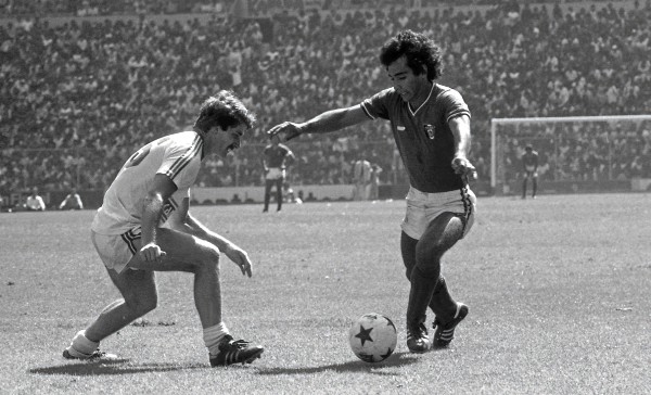 Hugo Sánchez como futbolista en la década de los 70