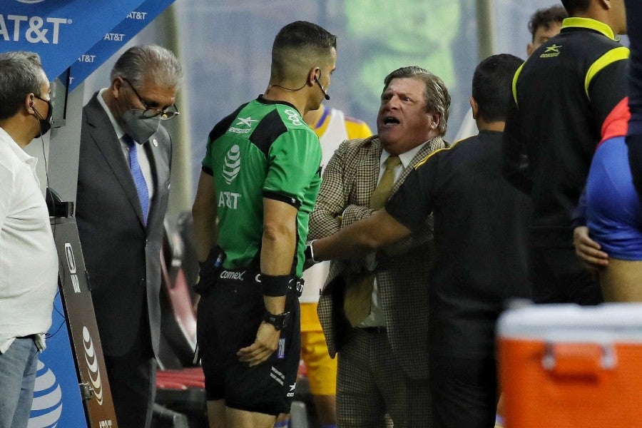 Miguel Herrera fue expulsado vs Cruz Azul