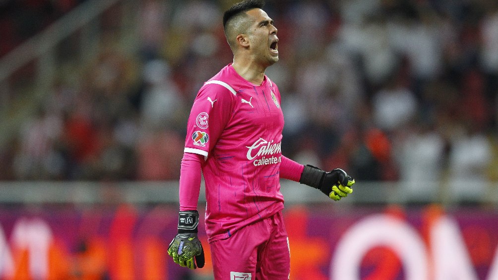 Miguel Jiménez festejando gol de Chivas en el Clásico Tapatío