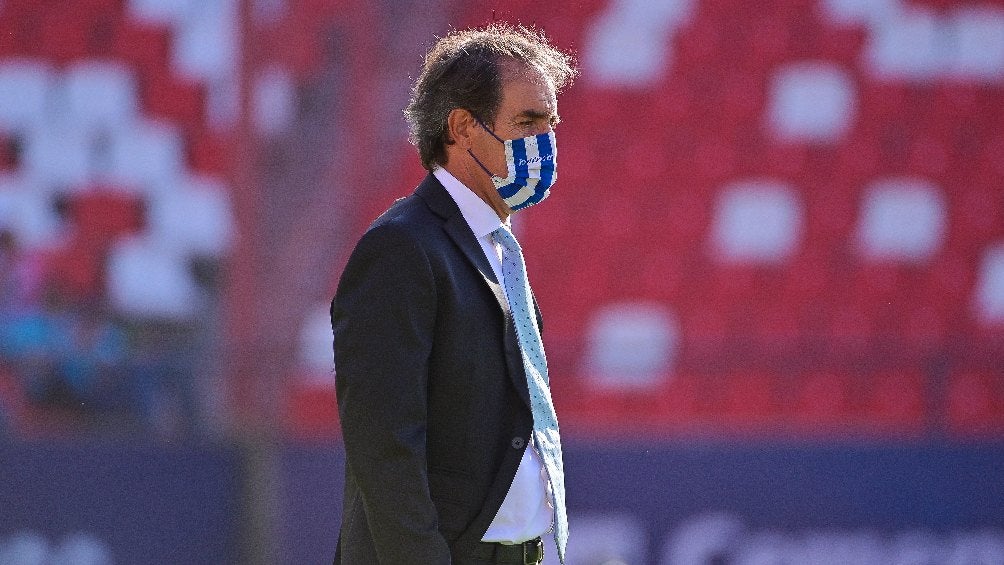 Guillermo Almada dirigiendo al Pachuca en la Liguilla del Clausura 2022