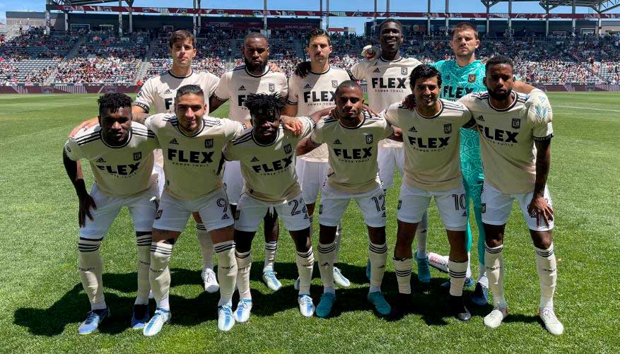 Jugadores del LAFC previo al duelo