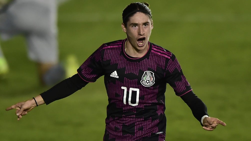 Marcelo Flores festejando gol con el Tri en la en la Revelations Cup