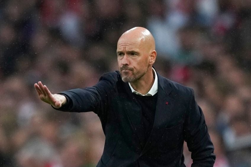 Erik ten Hag dirigiendo al Ajax