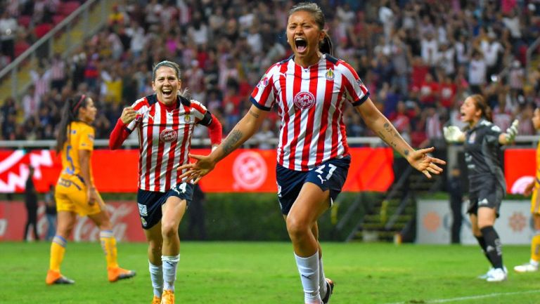 Chivas logró la remontada frente a los Tigres