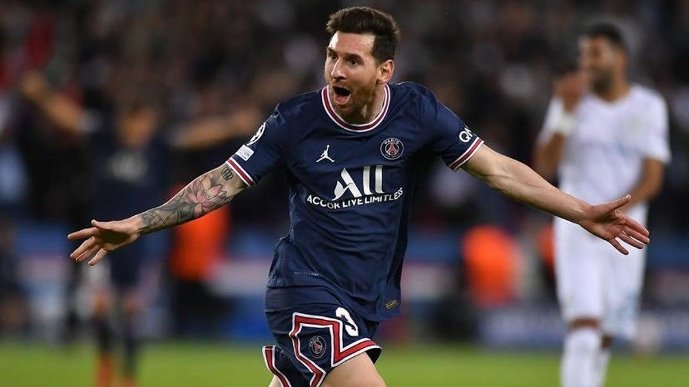 Messi festejando gol con el PSG en Champions League