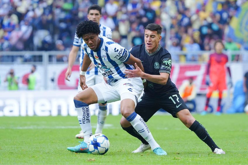 Yairo Moreno durante un partido