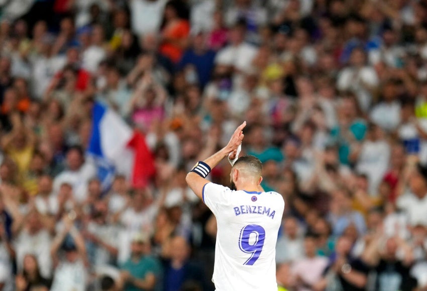 Benzema celebrando un gol 