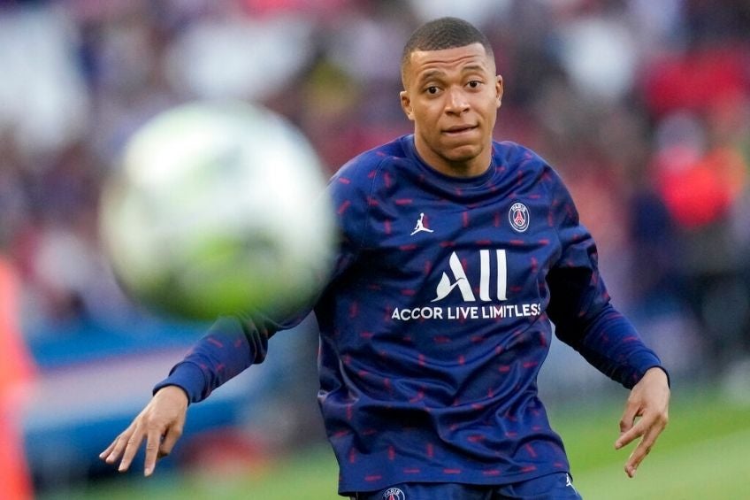 Kylian Mbappé previo a un partido del PSG