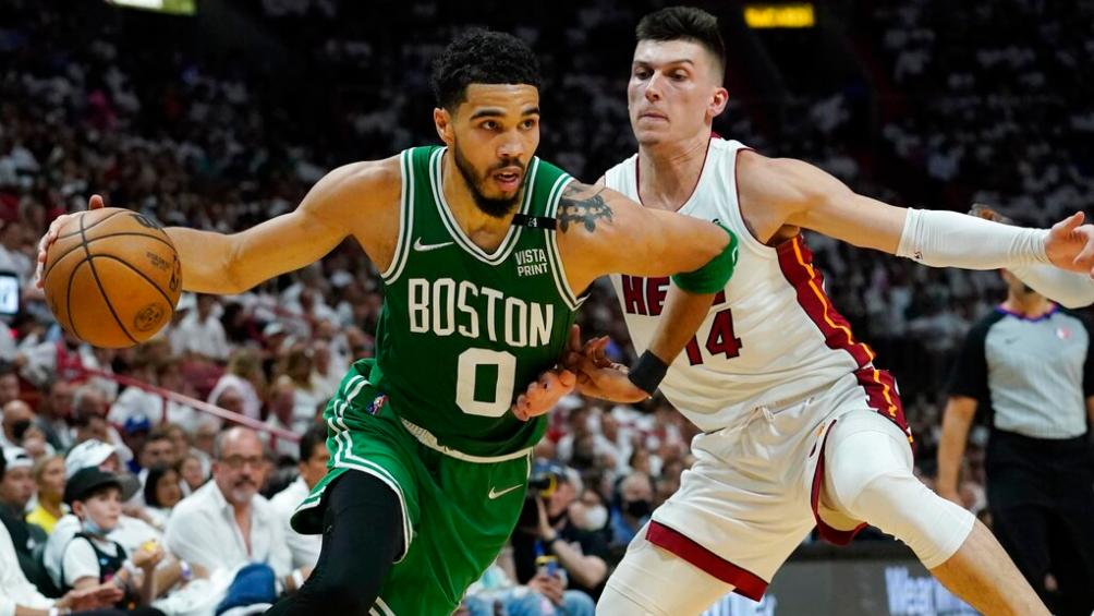 Tatum encabezó el ataque de los Celtics