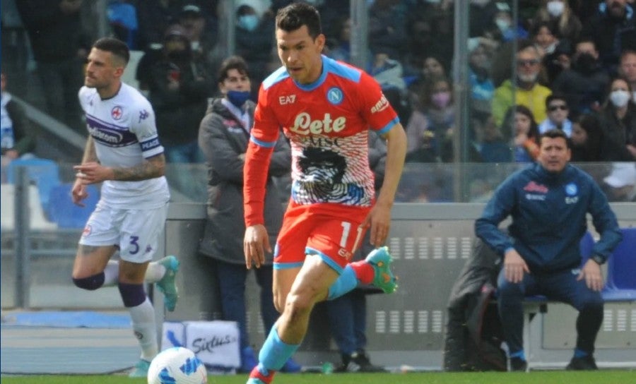 Lozano en juego ante la Fiorentina