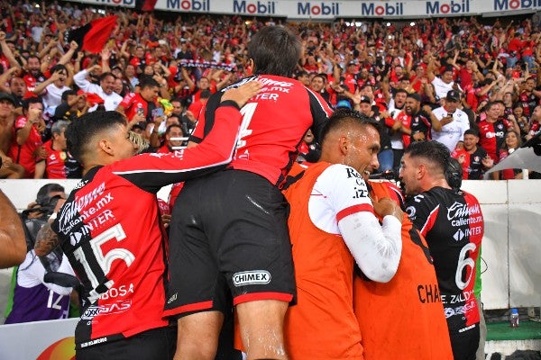 Atlas frente a Tigres en la Ida de la Semifinal del CL22