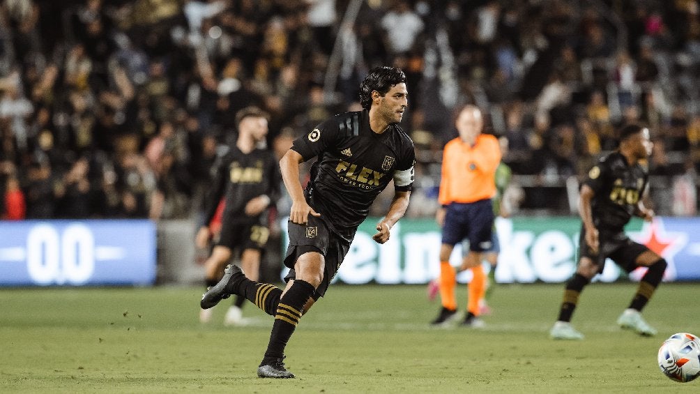 Carlos Vela jugando partido en la MLS con LAFC